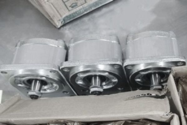 何为齿轮泵的困油现象,这一现象有什么危害,如何解决?