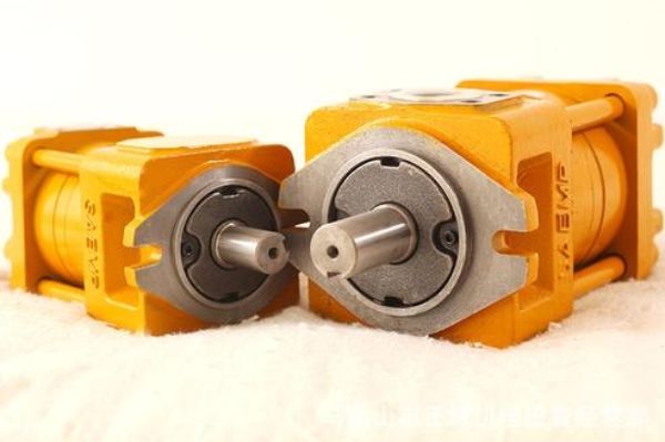 日本Sumitomo住友QT23-4齿轮泵,QT23-5齿轮泵,QT23-6.3齿轮泵