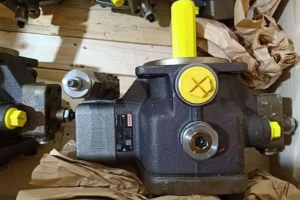 力士乐变量叶片泵PV7-1X/06-10RA01MA0-10特点及应用