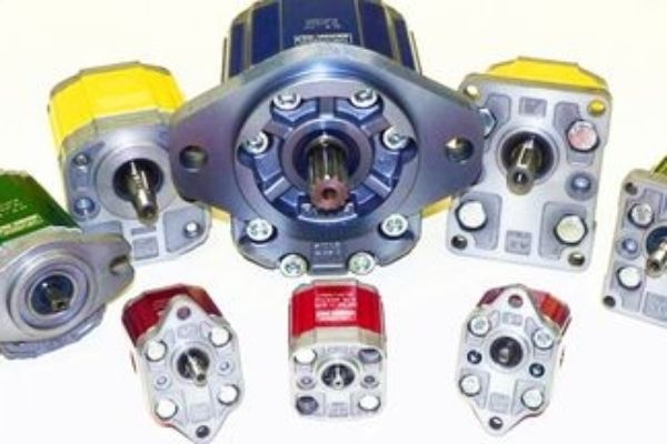 意大利VIVOLO齿轮泵,VIVOLO齿轮油泵G3P8201AEEA,G3P8202AEEA,G3P8901AFFA